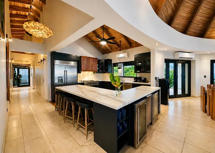 Villa Paraiso 9-bedroom Luxury In Tamarindo, Costa Rica *
