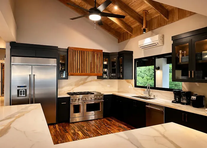 Paraiso 9-bedroom Luxury In Tamarindo, Costa Rica *